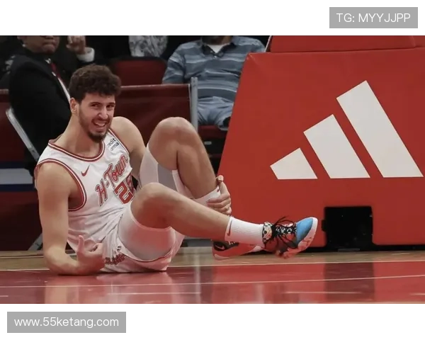 申京三双创纪录 火箭险胜对手展现统治力